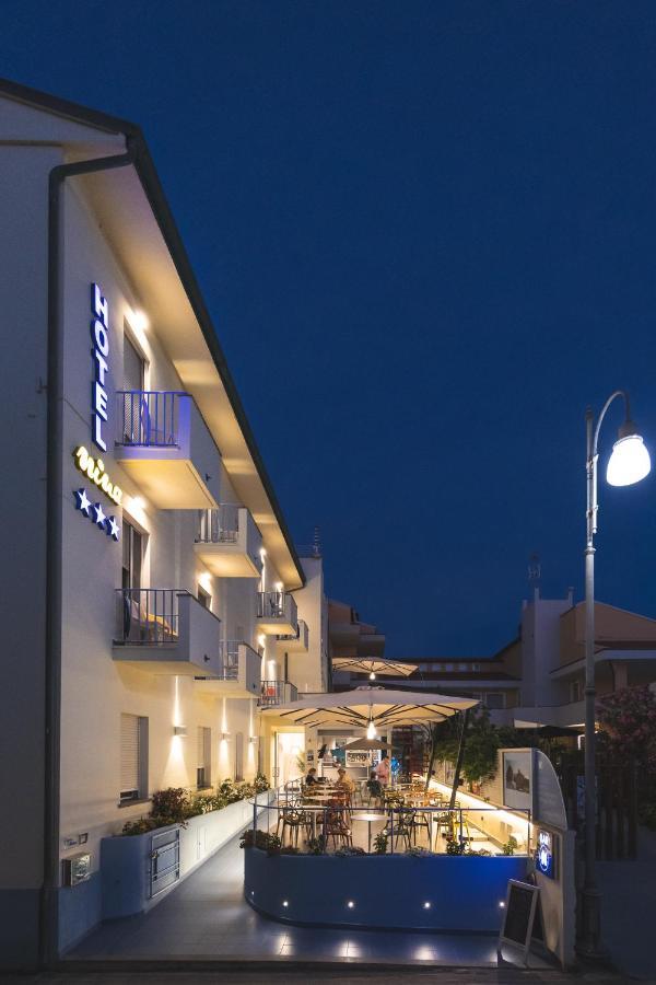 Hotel Nina Marina Di Bibbona Exterior foto