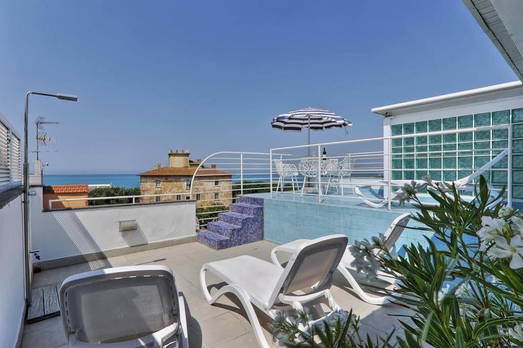 Hotel Nina Marina Di Bibbona Exterior foto